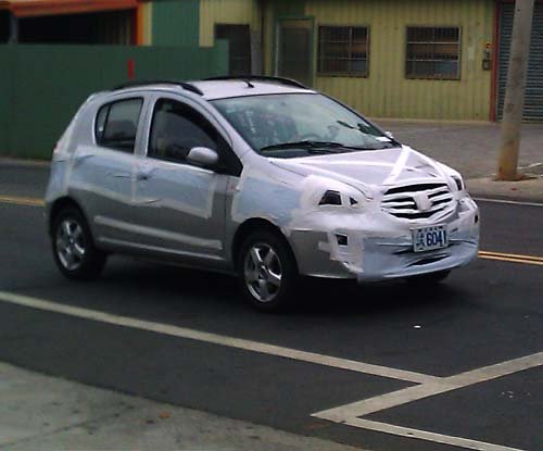 本土化策略显现——吉利全球鹰GX2台湾版谍照现身